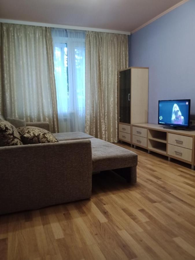 2 к квартира между двумя станциями метро Студенческая и Академика Павлова Харків Екстер'єр фото